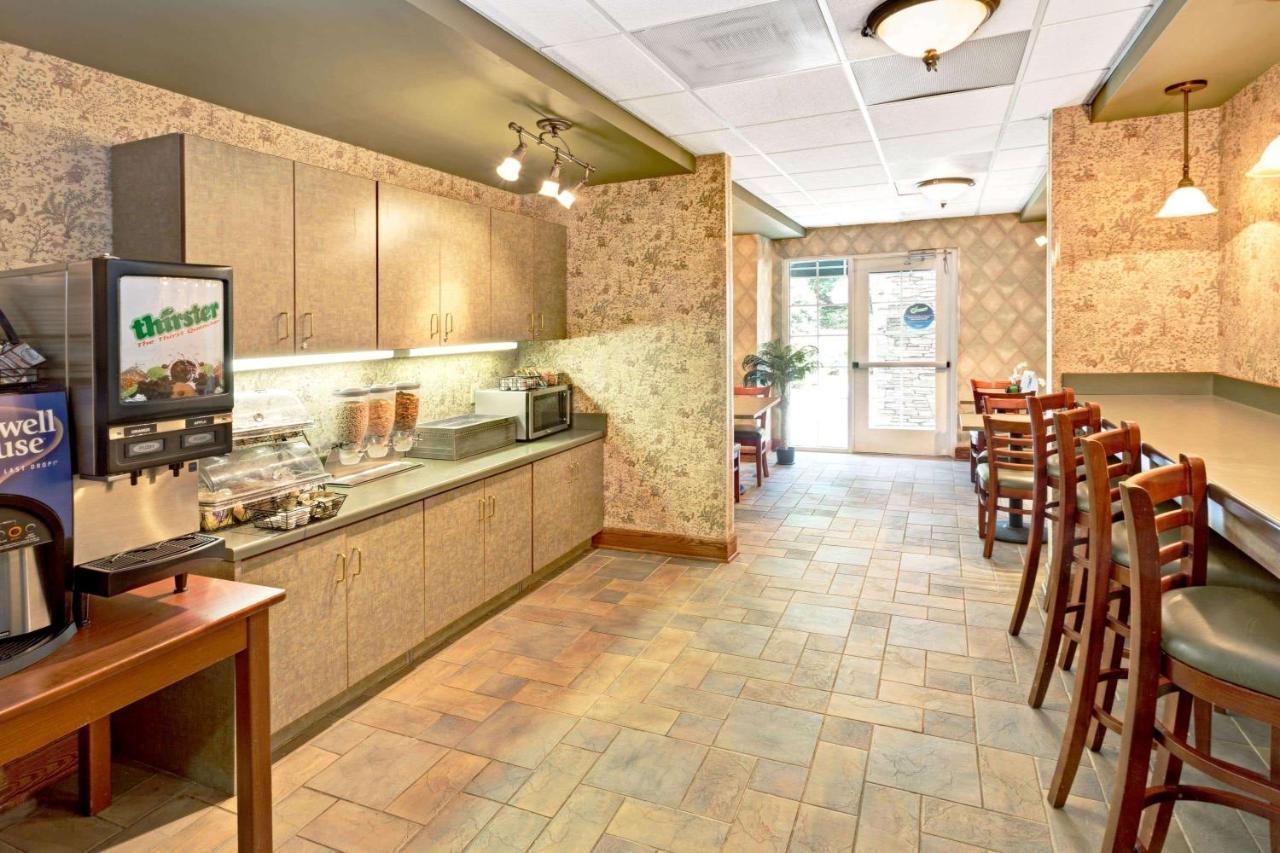 Microtel Inn & Suites By Wyndham Perimeter Center Sandy Springs Zewnętrze zdjęcie